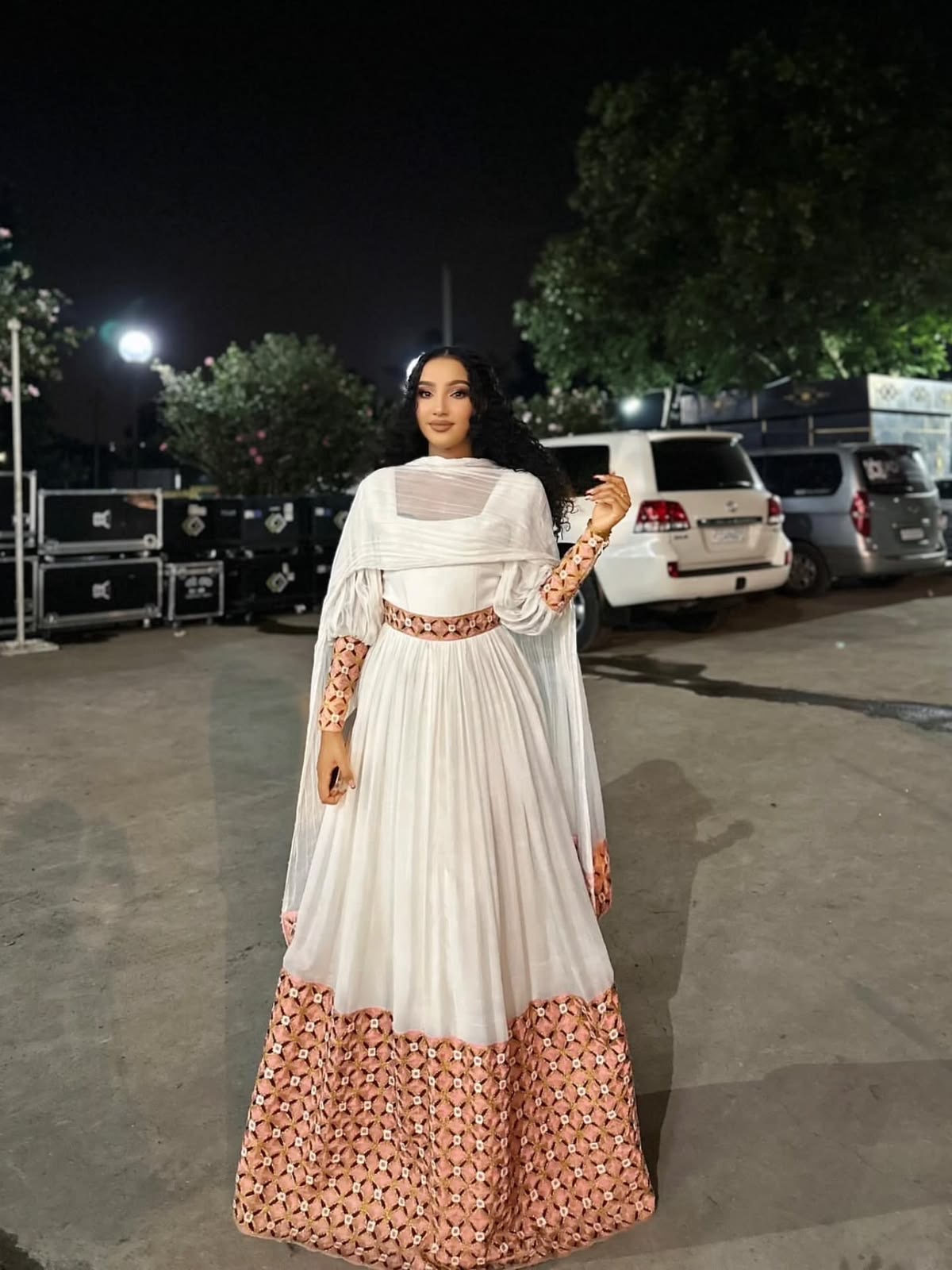 Habesha Kemis 18